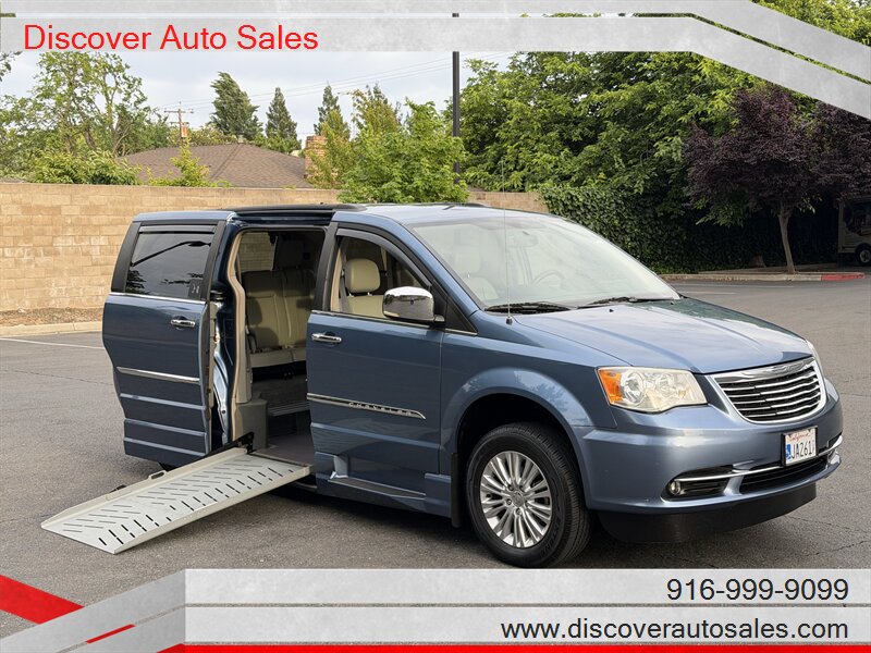 2011 Chrysler Town & Country Touring-L
