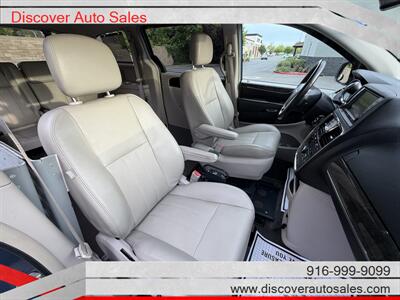 2011 Chrysler Town & Country Touring-L HANDICAP WHEELCHAIR ACCESSIBLE VAN - Photo 17 - Sacramento, CA 95821