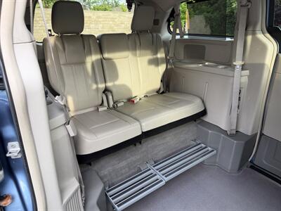 2011 Chrysler Town & Country Touring-L HANDICAP WHEELCHAIR ACCESSIBLE VAN - Photo 12 - Sacramento, CA 95821