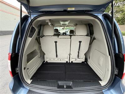 2011 Chrysler Town & Country Touring-L HANDICAP WHEELCHAIR ACCESSIBLE VAN - Photo 17 - Sacramento, CA 95821