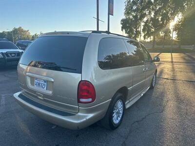 2000 Chrysler Town & Country LXi  Handicap wheelchair accessible van - Photo 18 - Sacramento, CA 95821