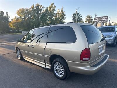 2000 Chrysler Town & Country LXi  Handicap wheelchair accessible van - Photo 40 - Sacramento, CA 95821