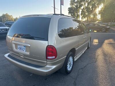 2000 Chrysler Town & Country LXi  Handicap wheelchair accessible van - Photo 17 - Sacramento, CA 95821