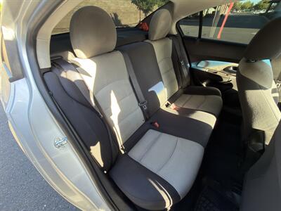 2016 Chevrolet Cruze LS Auto - Photo 14 - Sacramento, CA 95821