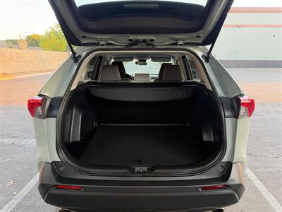 2020 Toyota RAV4 XLE - Photo 11 - Sacramento, CA 95821