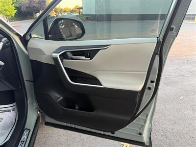 2020 Toyota RAV4 XLE - Photo 16 - Sacramento, CA 95821