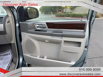 2010 Chrysler Town & Country Touring HANDICAP WHEELCHAIR ACCESSIBLE VAN - Photo 15 - Sacramento, CA 95821