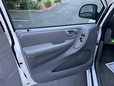 2006 Dodge Grand Caravan SXT HANDICAP WHEELCHAIR ACCESSIBLE VAN - Photo 17 - Sacramento, CA 95821