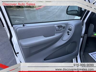 2006 Dodge Grand Caravan SXT HANDICAP WHEELCHAIR ACCESSIBLE VAN - Photo 17 - Sacramento, CA 95821
