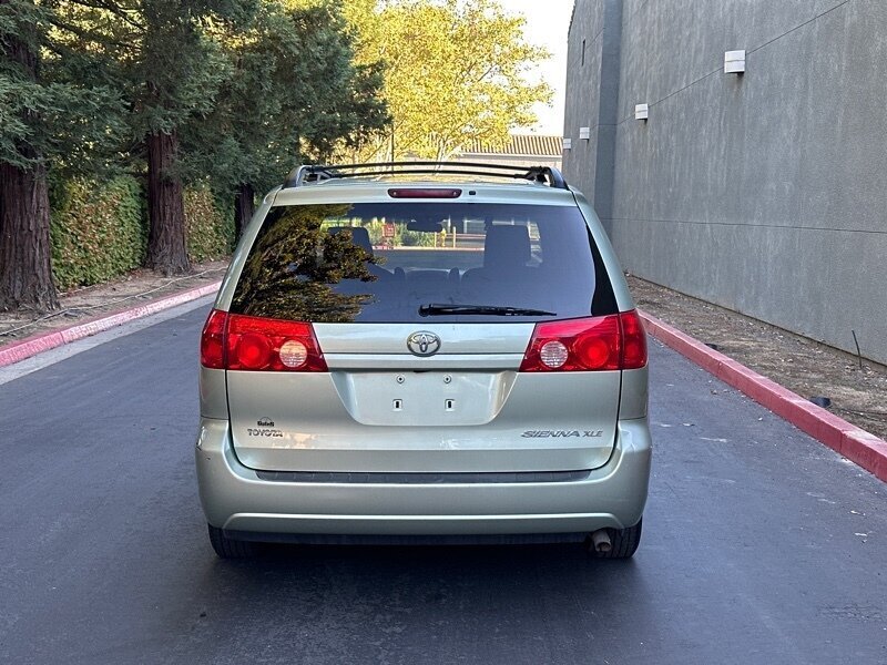 2006 Toyota Sienna XLE photo 6