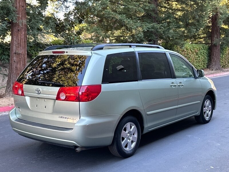 2006 Toyota Sienna XLE photo 7