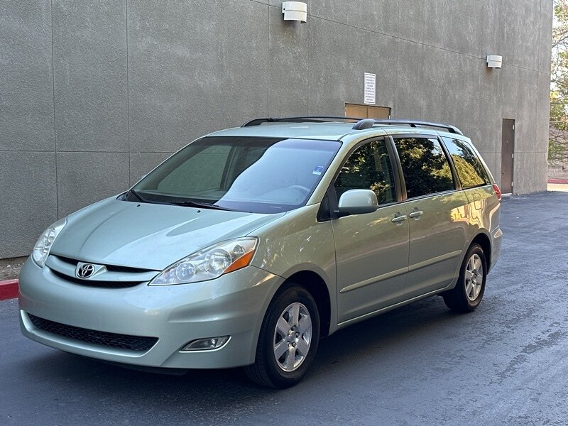 2006 Toyota Sienna XLE photo 25