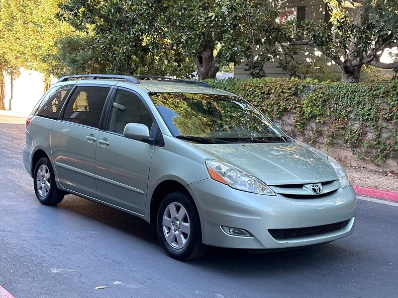 2006 Toyota Sienna XLE photo 23