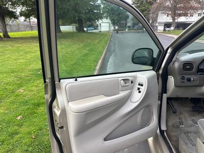 2005 Dodge Grand Caravan Handicap Wheelchair accessible van   - Photo 15 - Sacramento, CA 95821