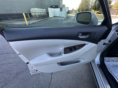 2011 Lexus ES 350   - Photo 8 - Sacramento, CA 95821