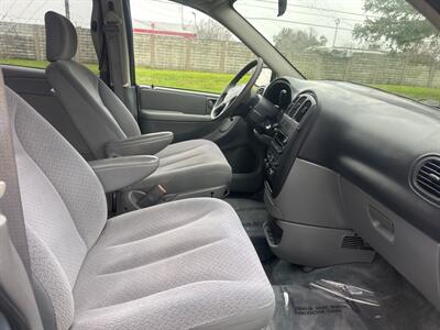 2006 Dodge Grand Caravan Handicap Wheelchair accessible van   - Photo 17 - Sacramento, CA 95821