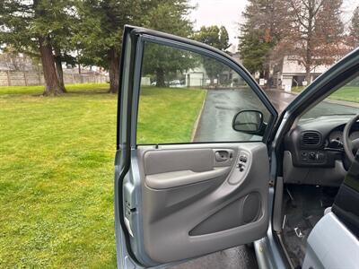 2006 Dodge Grand Caravan Handicap Wheelchair accessible van   - Photo 13 - Sacramento, CA 95821