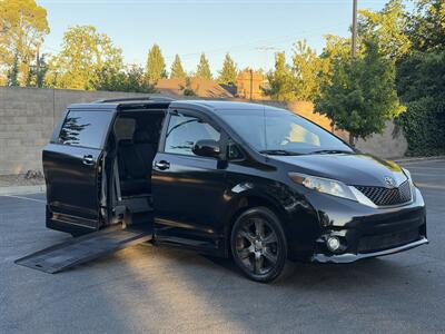 2013 Toyota Sienna SE 8-Passenger  HANDICAP WHEELCHAIR ACCESSIBLE VAN - Photo 18 - Sacramento, CA 95821