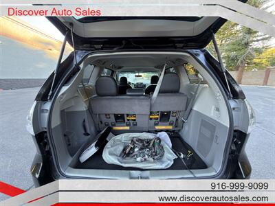2013 Toyota Sienna SE 8-Passenger  HANDICAP WHEELCHAIR ACCESSIBLE VAN - Photo 13 - Sacramento, CA 95821
