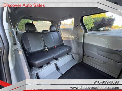 2013 Toyota Sienna SE 8-Passenger  HANDICAP WHEELCHAIR ACCESSIBLE VAN - Photo 29 - Sacramento, CA 95821