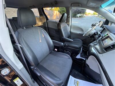 2013 Toyota Sienna SE 8-Passenger  HANDICAP WHEELCHAIR ACCESSIBLE VAN - Photo 23 - Sacramento, CA 95821