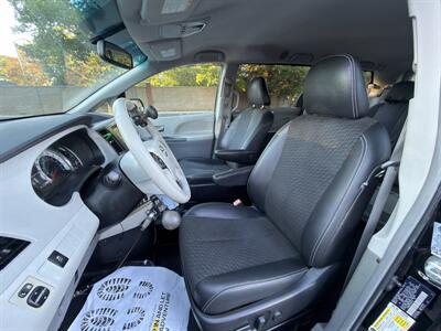 2013 Toyota Sienna SE 8-Passenger  HANDICAP WHEELCHAIR ACCESSIBLE VAN - Photo 16 - Sacramento, CA 95821