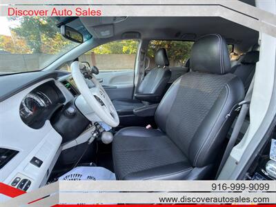 2013 Toyota Sienna SE 8-Passenger  HANDICAP WHEELCHAIR ACCESSIBLE VAN - Photo 16 - Sacramento, CA 95821
