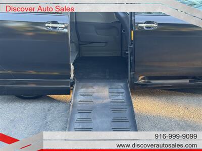 2013 Toyota Sienna SE 8-Passenger  HANDICAP WHEELCHAIR ACCESSIBLE VAN - Photo 4 - Sacramento, CA 95821