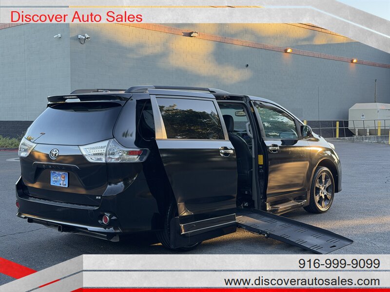 2013 Toyota Sienna SE 8-Passenger  HANDICAP WHEELCHAIR ACCESSIBLE VAN