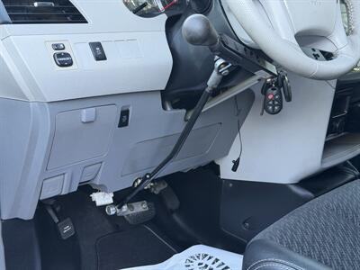 2013 Toyota Sienna SE 8-Passenger  HANDICAP WHEELCHAIR ACCESSIBLE VAN - Photo 28 - Sacramento, CA 95821