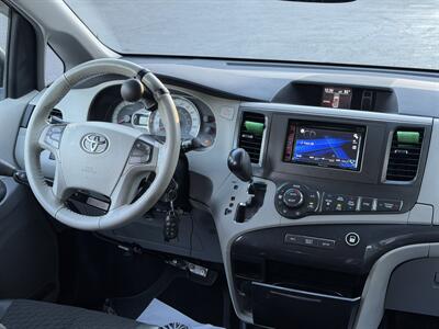 2013 Toyota Sienna SE 8-Passenger  HANDICAP WHEELCHAIR ACCESSIBLE VAN - Photo 19 - Sacramento, CA 95821