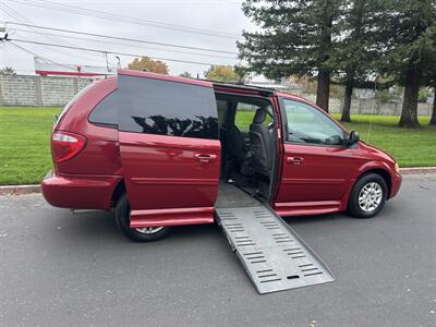2005 Dodge Grand Caravan SE HANDICAP WHEELCHAIR ACCESSIBLE VAN - Photo 8 - Sacramento, CA 95821