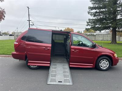 2005 Dodge Grand Caravan SE HANDICAP WHEELCHAIR ACCESSIBLE VAN - Photo 3 - Sacramento, CA 95821