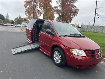 2005 Dodge Grand Caravan SE HANDICAP WHEELCHAIR ACCESSIBLE VAN - Photo 4 - Sacramento, CA 95821