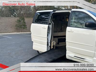 2015 Dodge Grand Caravan SE  HANDICAP WHEELCHAIR ACCESSIBLE VAN - Photo 4 - Sacramento, CA 95821