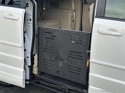 2015 Dodge Grand Caravan SE  HANDICAP WHEELCHAIR ACCESSIBLE VAN - Photo 14 - Sacramento, CA 95821