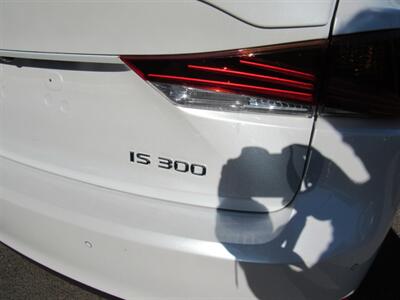 2018 Lexus IS   - Photo 28 - San Diego, CA 92115