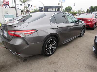 2018 Toyota Camry SE   - Photo 6 - San Diego, CA 92115