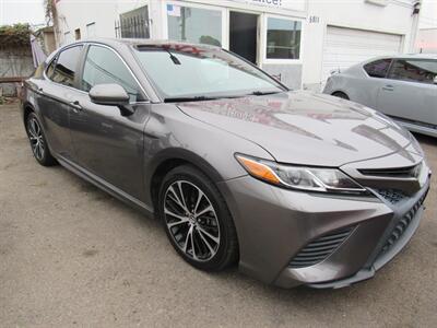 2018 Toyota Camry SE   - Photo 3 - San Diego, CA 92115