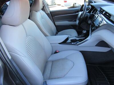 2019 Toyota Camry SE - Photo 6 - San Diego, CA 92115