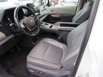 2021 Toyota Sienna XLE - Photo 12 - San Diego, CA 92115