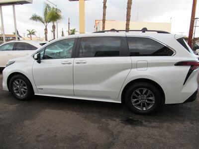2021 Toyota Sienna XLE - Photo 5 - San Diego, CA 92115