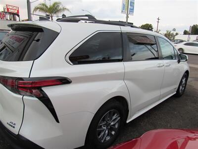 2021 Toyota Sienna XLE - Photo 9 - San Diego, CA 92115
