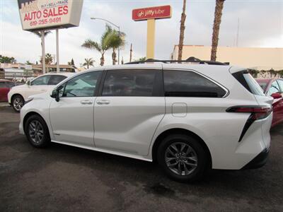 2021 Toyota Sienna XLE - Photo 4 - San Diego, CA 92115