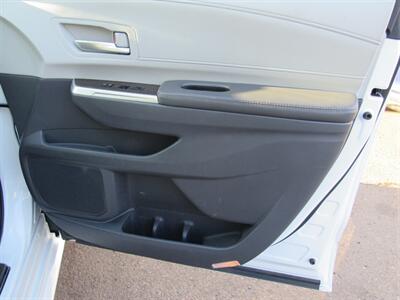 2022 Toyota Sienna XLT   - Photo 21 - San Diego, CA 92115