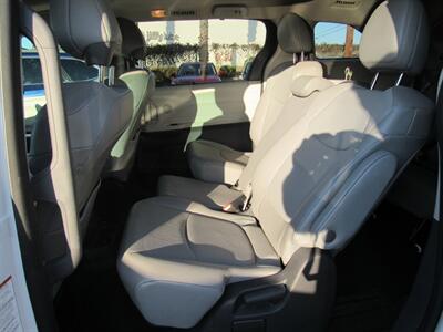 2022 Toyota Sienna XLT   - Photo 29 - San Diego, CA 92115