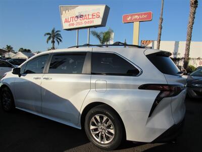 2022 Toyota Sienna XLT   - Photo 3 - San Diego, CA 92115