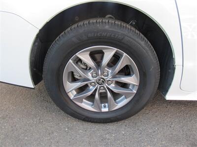 2022 Toyota Sienna XLT   - Photo 18 - San Diego, CA 92115