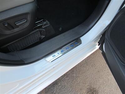 2022 Toyota Sienna XLT   - Photo 20 - San Diego, CA 92115