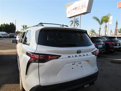 2022 Toyota Sienna XLT   - Photo 5 - San Diego, CA 92115